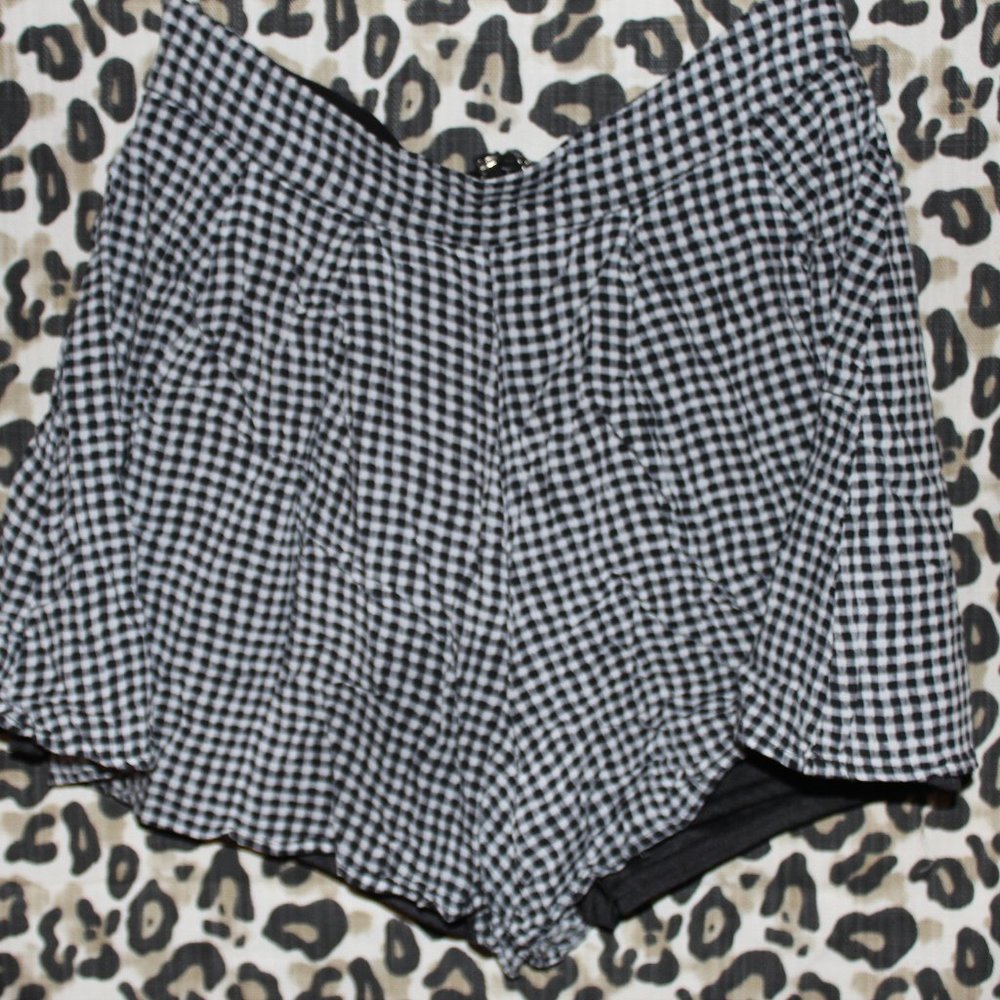 Papaya loose shorts